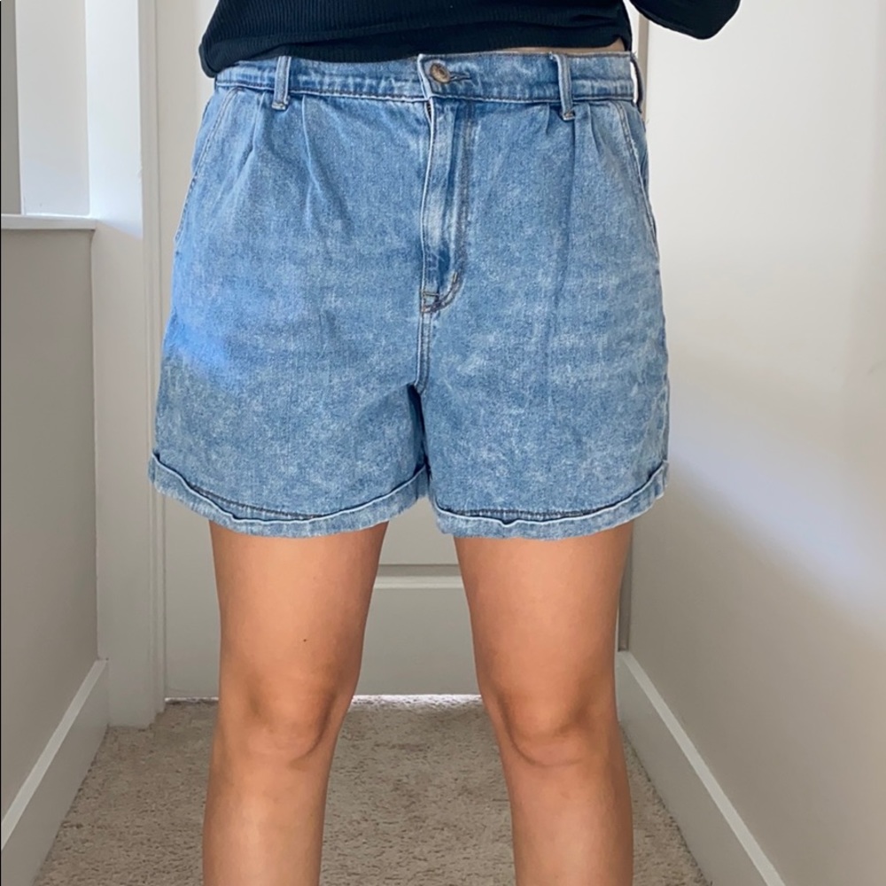 AE Mom Jean Short